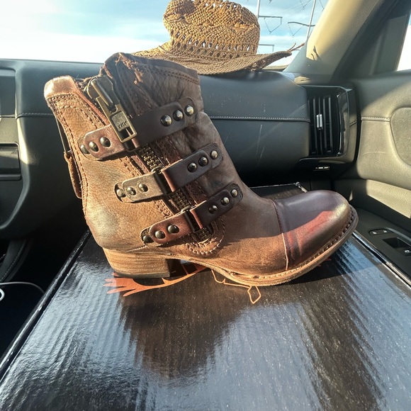 Freebird Grecko Bootie size 8 - Picture 1 of 9